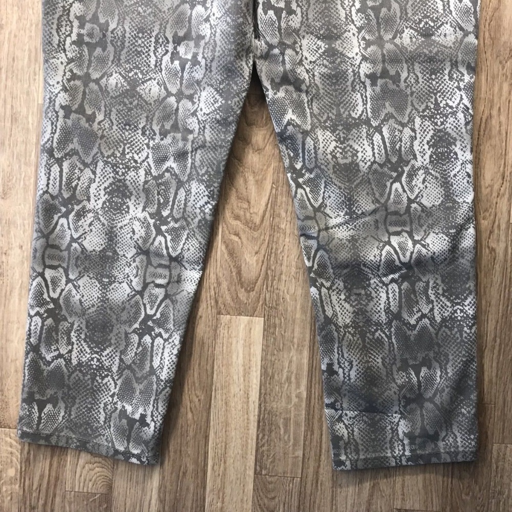 Lane Bryant slight taper Jeans Size 20 40x30 snake - Picture 5 of 7